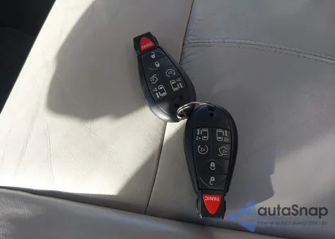 2008 Chrysler Town & Country Limited z USA, uszkodzony, nr VIN 2A8HR64X08R106042